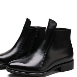 Pointed plush leather boots